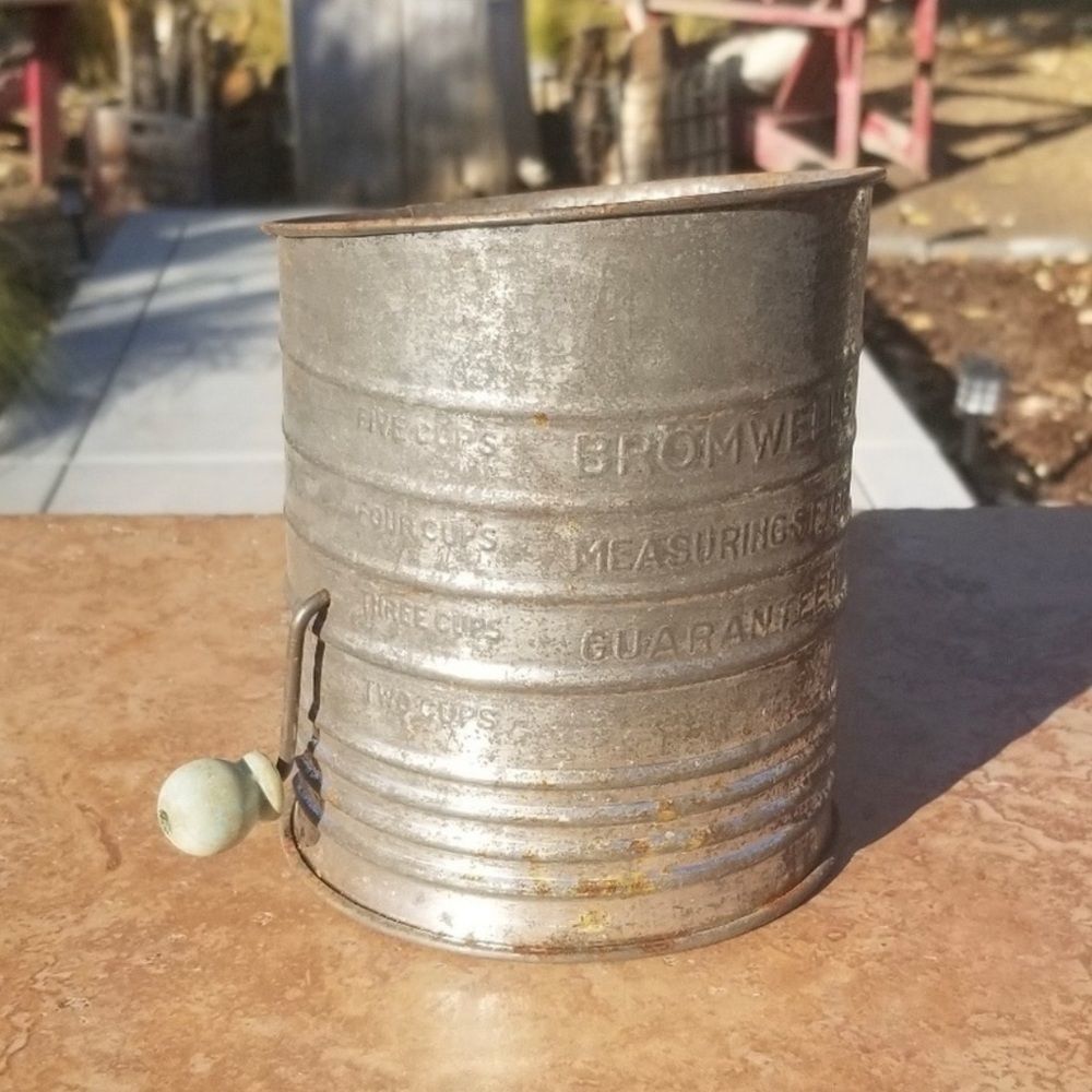 Vintage 1950s Bromwell's Sifter